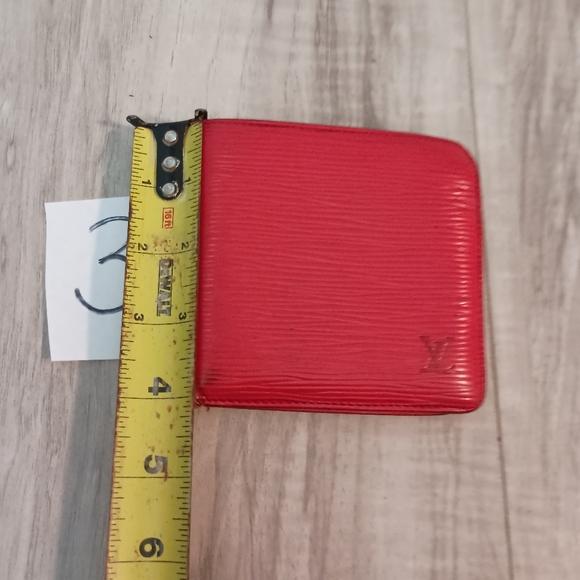 LOUIS VUITTON Bi -fold wallet Epi Leather Authentic red ♥️🍒 - Picture 12 of 12